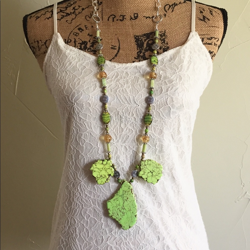 Apple Green Slab Howlite Necklace with Earrings